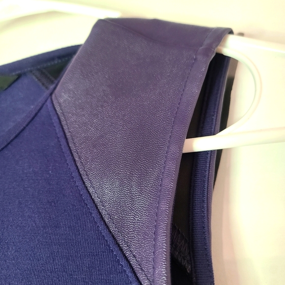 Armani Exchange Mix Media Keyhole Sleeveless Indigo Top - Small - Picture 3 of 5